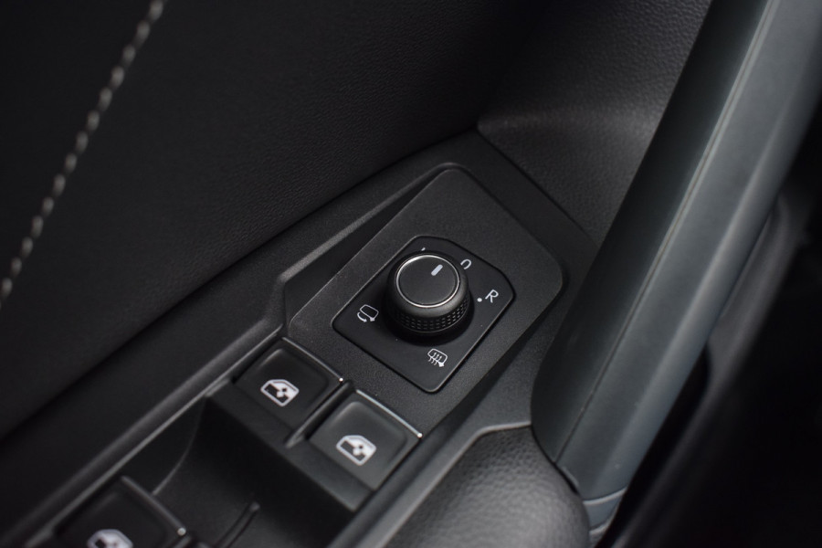 Volkswagen Tiguan 1.4 TSI eHybrid R-Line Black Style | Leer | Camera | Trekhaak