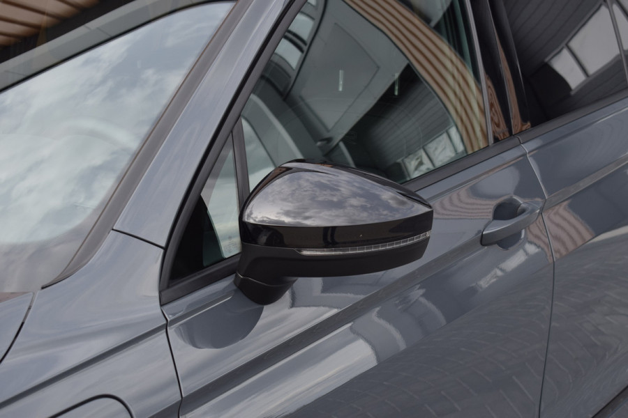 Volkswagen Tiguan 1.4 TSI eHybrid R-Line Black Style | Leer | Camera | Trekhaak