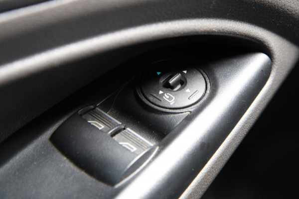 Ford Transit Connect 1.5 EcoBlue 120PK L2 Limited / Camera / Stoel verw / Adaptief cruis