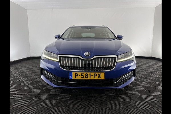 Škoda Superb Combi 1.4 TSI iV Sportline Business (Plug-in) (INCL.BTW) *PANO | ADAPTIVE-CRUISE | LEATHER-MICROFIBRE | FULL-LED | BLINDSPOT | MEMORY-PACK | TOP-VIEW | HEATED-COMFORTSEATS | KEYLESS | DIGI-COCKPIT | NAVI-FULLMAP | ECC | PDC | 19''ALU*