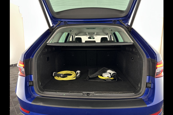 Škoda Superb Combi 1.4 TSI iV Sportline Business (Plug-in) (INCL.BTW) *PANO | ADAPTIVE-CRUISE | LEATHER-MICROFIBRE | FULL-LED | BLINDSPOT | MEMORY-PACK | TOP-VIEW | HEATED-COMFORTSEATS | KEYLESS | DIGI-COCKPIT | NAVI-FULLMAP | ECC | PDC | 19''ALU*