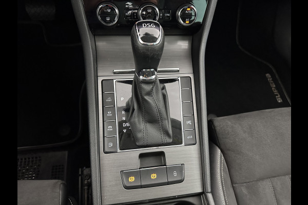 Škoda Superb Combi 1.4 TSI iV Sportline Business (Plug-in) (INCL.BTW) *PANO | ADAPTIVE-CRUISE | LEATHER-MICROFIBRE | FULL-LED | BLINDSPOT | MEMORY-PACK | TOP-VIEW | HEATED-COMFORTSEATS | KEYLESS | DIGI-COCKPIT | NAVI-FULLMAP | ECC | PDC | 19''ALU*