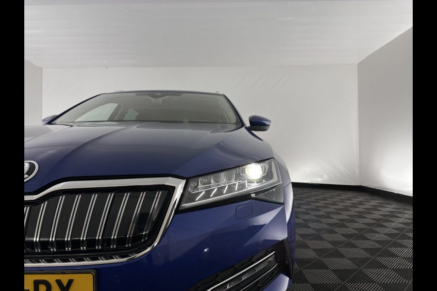 Škoda Superb Combi 1.4 TSI iV Sportline Business (Plug-in) (INCL.BTW) *PANO | ADAPTIVE-CRUISE | LEATHER-MICROFIBRE | FULL-LED | BLINDSPOT | MEMORY-PACK | TOP-VIEW | HEATED-COMFORTSEATS | KEYLESS | DIGI-COCKPIT | NAVI-FULLMAP | ECC | PDC | 19''ALU*
