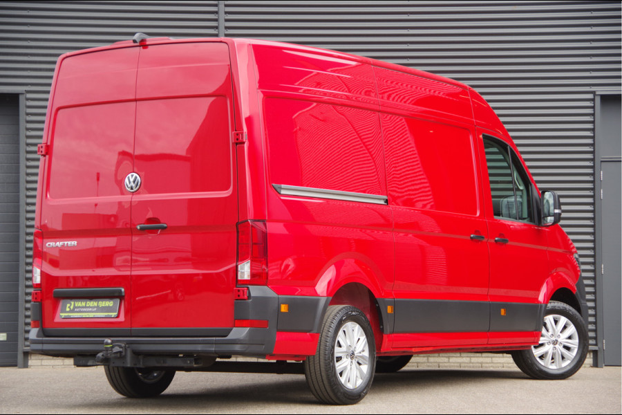Volkswagen Crafter 35 2.0 TDI L3H3(L2H2) 3-ZITS, 177PK, TREKHAAK, CAMERA, ADAPT. CRUISE, VOORRUIT VERWARMING, CARPLAY