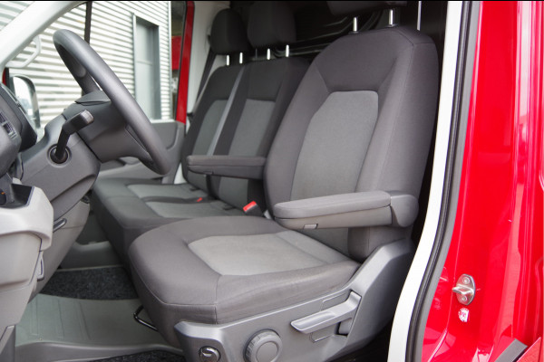 Volkswagen Crafter 35 2.0 TDI L3H3(L2H2) 3-ZITS, 177PK, TREKHAAK, CAMERA, ADAPT. CRUISE, VOORRUIT VERWARMING, CARPLAY