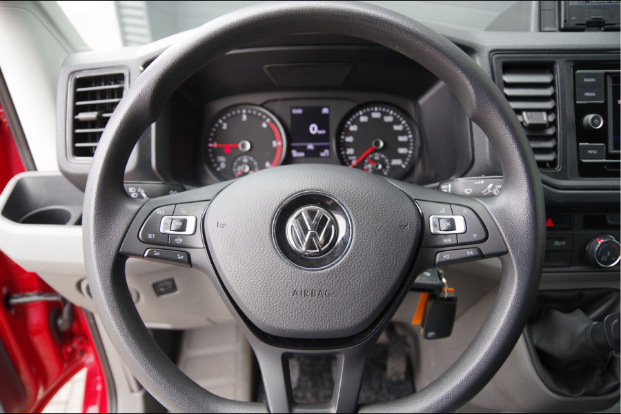 Volkswagen Crafter 35 2.0 TDI L3H3(L2H2) 3-ZITS, 177PK, TREKHAAK, CAMERA, ADAPT. CRUISE, VOORRUIT VERWARMING, CARPLAY