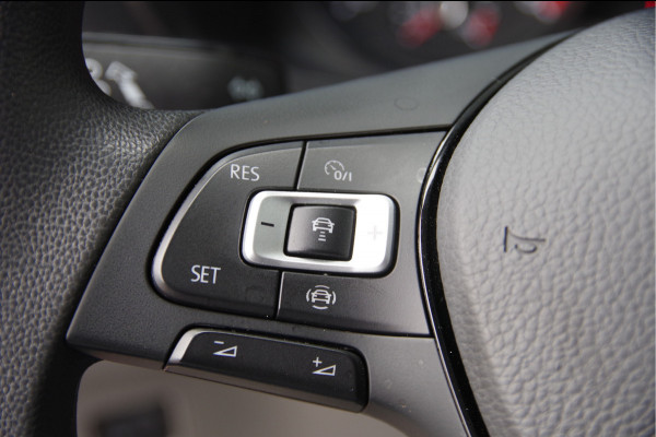 Volkswagen Crafter 35 2.0 TDI L3H3(L2H2) 3-ZITS, 177PK, TREKHAAK, CAMERA, ADAPT. CRUISE, VOORRUIT VERWARMING, CARPLAY