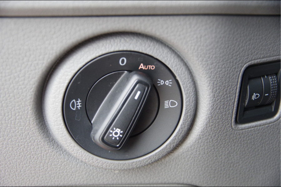 Volkswagen Crafter 35 2.0 TDI L3H3(L2H2) 3-ZITS, 177PK, TREKHAAK, CAMERA, ADAPT. CRUISE, VOORRUIT VERWARMING, CARPLAY