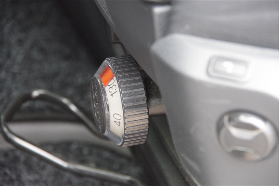 Volkswagen Crafter 35 2.0 TDI L3H3 75 EDITION 177PK AUT. LED, LEDER, TREKHAAK, ERGO ACTIVE GEVEERDE STOEL, STUURVERWARMING, STOELVERWARMING, VOORRU