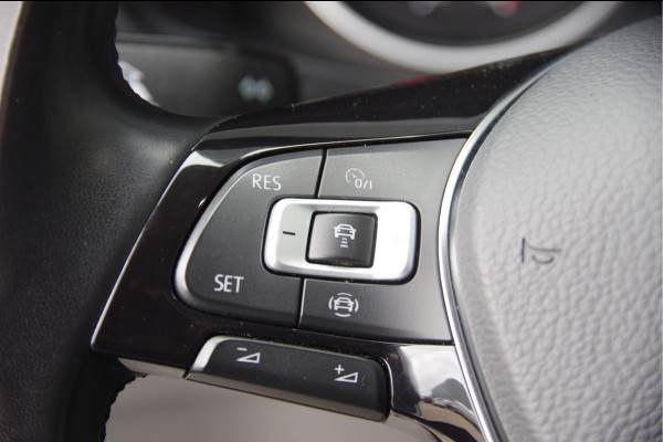 Volkswagen Crafter 35 2.0 TDI L3H3 75 EDITION 177PK AUT. LED, LEDER, TREKHAAK, ERGO ACTIVE GEVEERDE STOEL, STUURVERWARMING, STOELVERWARMING, VOORRU