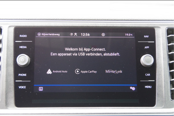 Volkswagen Crafter 35 2.0 TDI L3H3 75 EDITION 177PK AUT. LED, LEDER, TREKHAAK, ERGO ACTIVE GEVEERDE STOEL, STUURVERWARMING, STOELVERWARMING, VOORRU