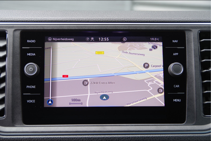 Volkswagen Crafter 35 2.0 TDI L3H3 75 EDITION 177PK AUT. LED, LEDER, TREKHAAK, ERGO ACTIVE GEVEERDE STOEL, STUURVERWARMING, STOELVERWARMING, VOORRU