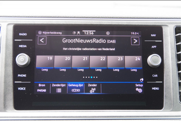 Volkswagen Crafter 35 2.0 TDI L3H3 75 EDITION 177PK AUT. LED, LEDER, TREKHAAK, ERGO ACTIVE GEVEERDE STOEL, STUURVERWARMING, STOELVERWARMING, VOORRU