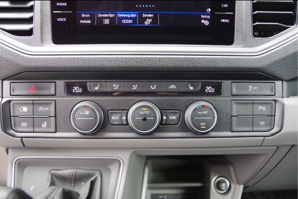 Volkswagen Crafter 35 2.0 TDI L3H3 75 EDITION 177PK AUT. LED, LEDER, TREKHAAK, ERGO ACTIVE GEVEERDE STOEL, STUURVERWARMING, STOELVERWARMING, VOORRU