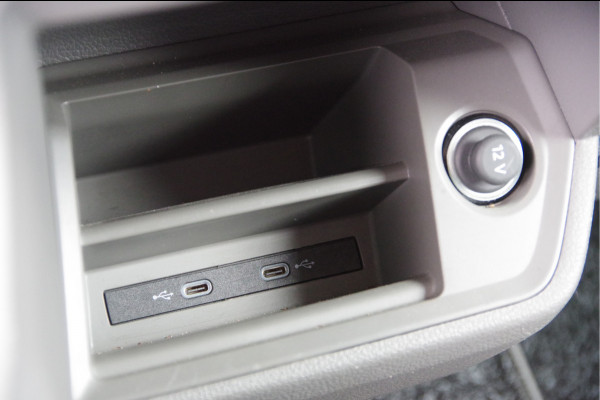 Volkswagen Crafter 35 2.0 TDI L3H3 75 EDITION 177PK AUT. LED, LEDER, TREKHAAK, ERGO ACTIVE GEVEERDE STOEL, STUURVERWARMING, STOELVERWARMING, VOORRU