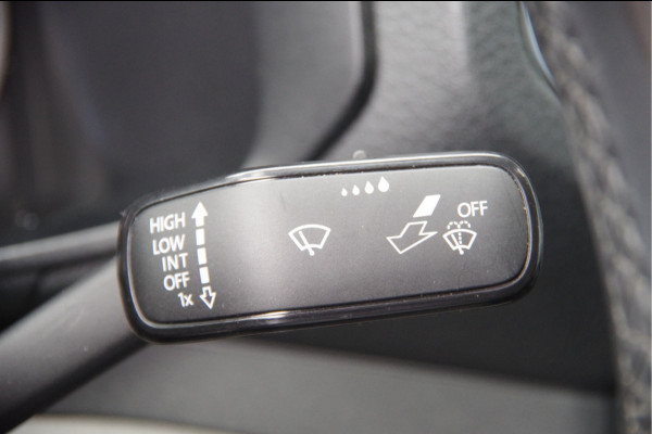 Volkswagen Crafter 35 2.0 TDI L3H3 75 EDITION 177PK AUT. LED, LEDER, TREKHAAK, ERGO ACTIVE GEVEERDE STOEL, STUURVERWARMING, STOELVERWARMING, VOORRU