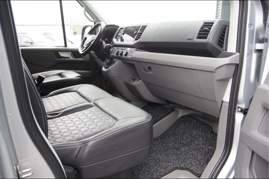 Volkswagen Crafter 35 2.0 TDI L3H3 75 EDITION 177PK AUT. LED, LEDER, TREKHAAK, ERGO ACTIVE GEVEERDE STOEL, STUURVERWARMING, STOELVERWARMING, VOORRU