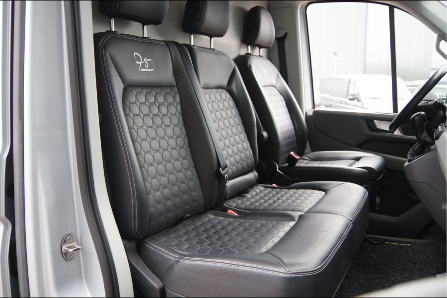 Volkswagen Crafter 35 2.0 TDI L3H3 75 EDITION 177PK AUT. LED, LEDER, TREKHAAK, ERGO ACTIVE GEVEERDE STOEL, STUURVERWARMING, STOELVERWARMING, VOORRU