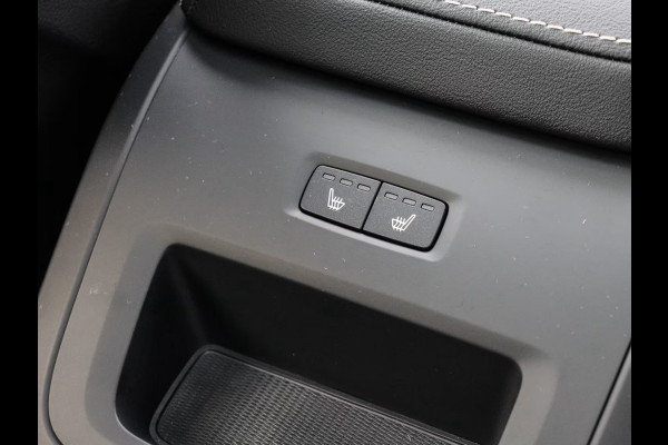 Volvo XC60 2.0 T8 Plug-in hybrid AWD Plus Bright (335kW/455PK) LUCHTV, PANO, TREKH, 21-inch LMV ** Ex VOLVO - 21k Onder NP ** ** INFORMEER OOK NAAR ONZE AANTREKKELIJKE FINANCIAL-LEASE TARIEVEN **