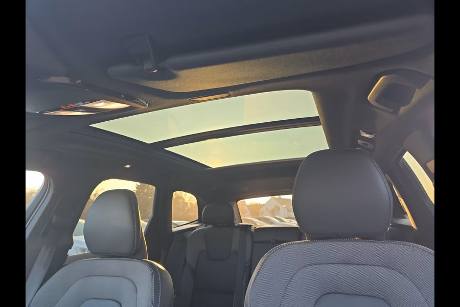 Volvo XC60 2.0 T8 Plug-in hybrid AWD Plus Dark (335kW/455PK) ** PANORAMA, ACC, VERW. ST, 21-inch LMV ** 1e EIG - UNFALLFREI ** ** INFORMEER OOK NAAR ONZE AANTREKKELIJKE FINANCIAL-LEASE TARIEVEN **