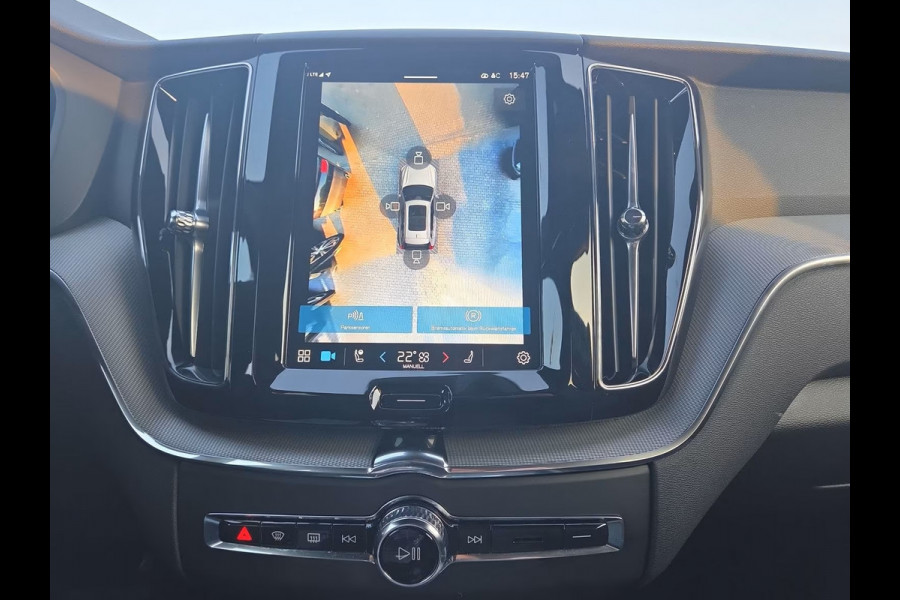 Volvo XC60 2.0 T8 Plug-in hybrid AWD Plus Dark (335kW/455PK) ** PANORAMA, ACC, VERW. ST, 21-inch LMV ** 1e EIG - UNFALLFREI ** ** INFORMEER OOK NAAR ONZE AANTREKKELIJKE FINANCIAL-LEASE TARIEVEN **