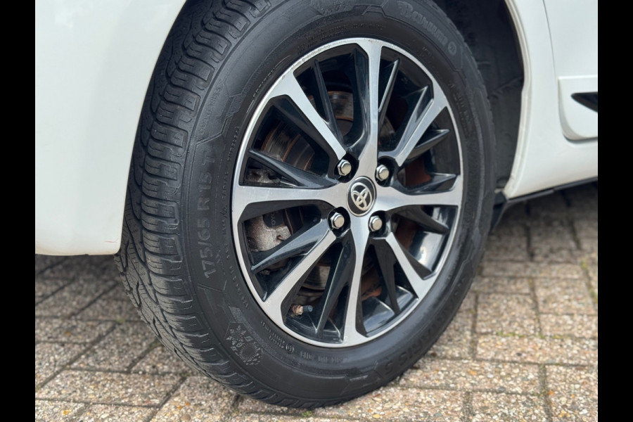 Toyota Yaris 1.5 Hybrid Design Sport 2018 AUT NAVI AIRCO NAP