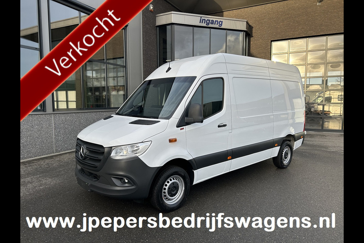 Mercedes-Benz Sprinter 317 CDI L2 H2 Pro Facelift / MBUX / Navigatie / Camera / Geveerde stoel / Cruise control / Airco / 270 Graden achterdeuren
