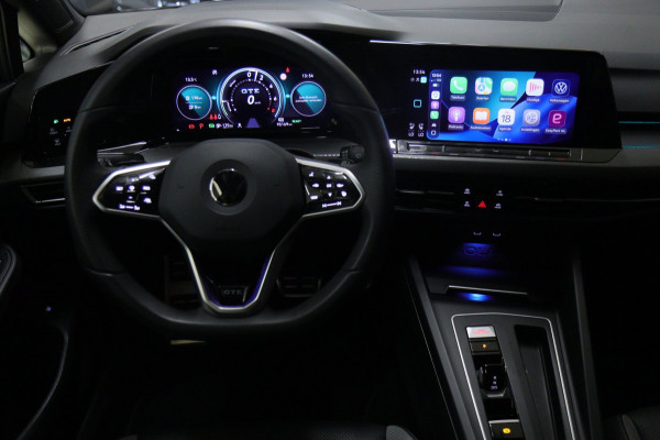Volkswagen Golf 1.4 eHybrid GTE /PANO/HUD/IQLIGHT/CAM/CARPLAY/MEM/KEYLESS/VOL