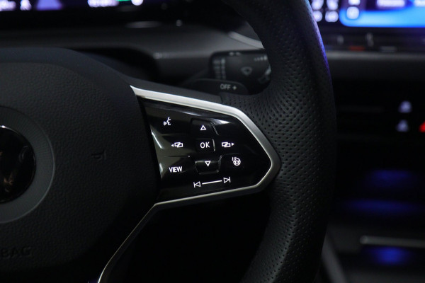 Volkswagen Golf 1.4 eHybrid GTE /PANO/HUD/IQLIGHT/CAM/CARPLAY/MEM/KEYLESS/VOL