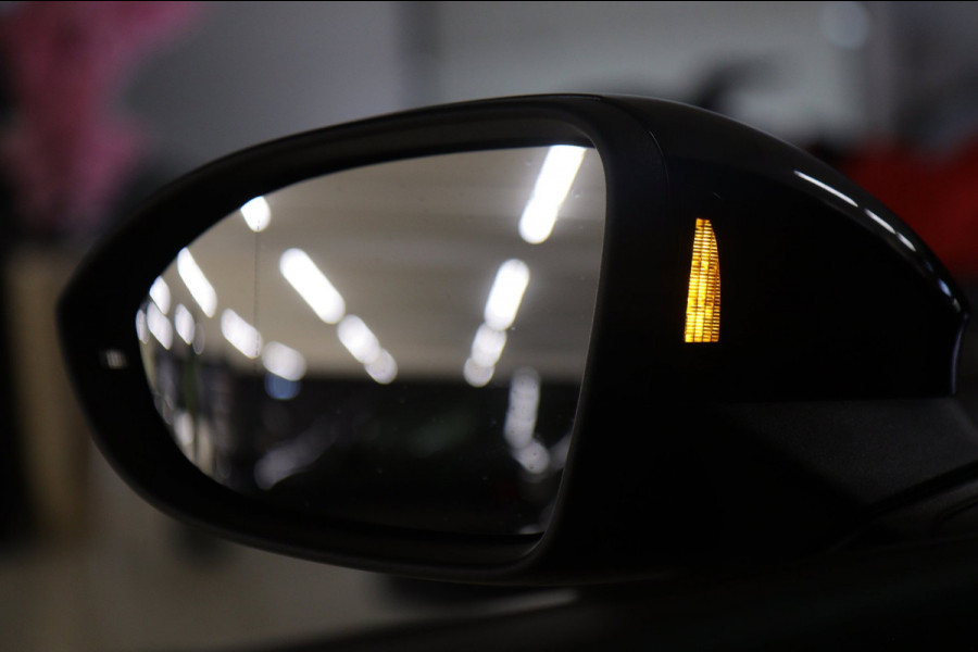 Volkswagen Golf 1.4 eHybrid GTE /PANO/HUD/IQLIGHT/CAM/CARPLAY/MEM/KEYLESS/VOL