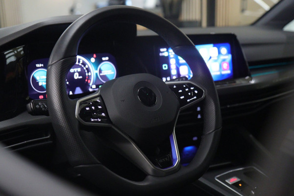 Volkswagen Golf 1.4 eHybrid GTE /PANO/HUD/IQLIGHT/CAM/CARPLAY/MEM/KEYLESS/VOL