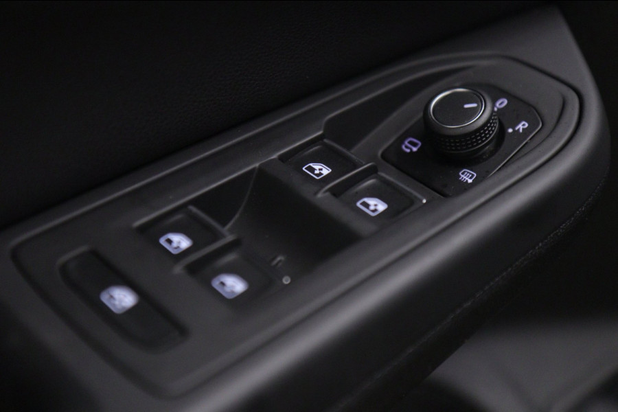 Volkswagen Golf 1.4 eHybrid GTE /PANO/HUD/IQLIGHT/CAM/CARPLAY/MEM/KEYLESS/VOL