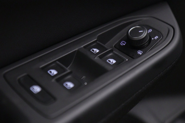 Volkswagen Golf 1.4 eHybrid GTE /PANO/HUD/IQLIGHT/CAM/CARPLAY/MEM/KEYLESS/VOL