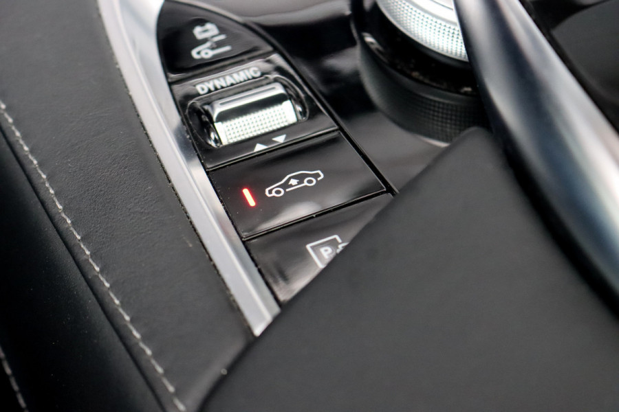 Mercedes-Benz S-Klasse 560 e Lang AMG Line | Luchtvering | Distronic+ | Massage | Stoelventilatie | Panoramadak | Multibeam LED | Soft-Close | Keyless Go | HUD | Apple Carplay |