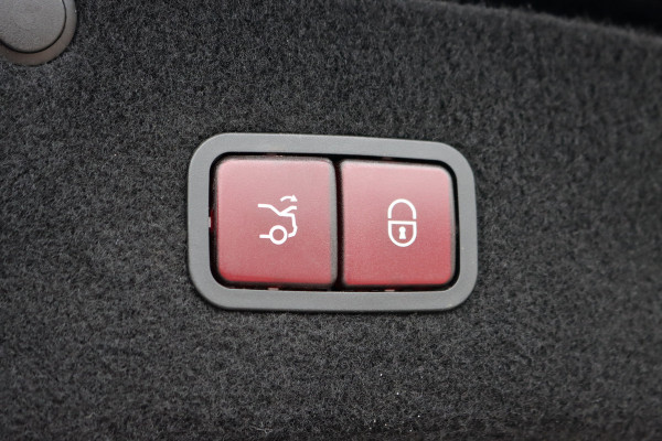 Mercedes-Benz S-Klasse 560 e Lang AMG Line | Luchtvering | Distronic+ | Massage | Stoelventilatie | Panoramadak | Multibeam LED | Soft-Close | Keyless Go | HUD | Apple Carplay |