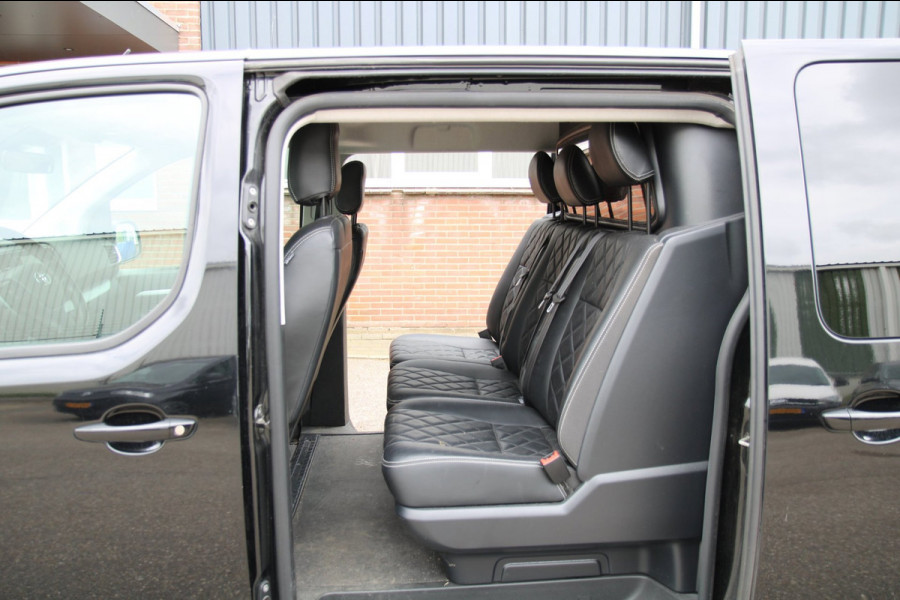 Toyota ProAce Worker 2.0 D-4D Black Line DC / 5 prs / Automaat / Trekhaak / Camera