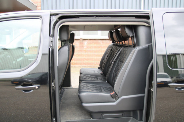 Toyota ProAce Worker 2.0 D-4D Black Line DC / 5 prs / Automaat / Trekhaak / Camera