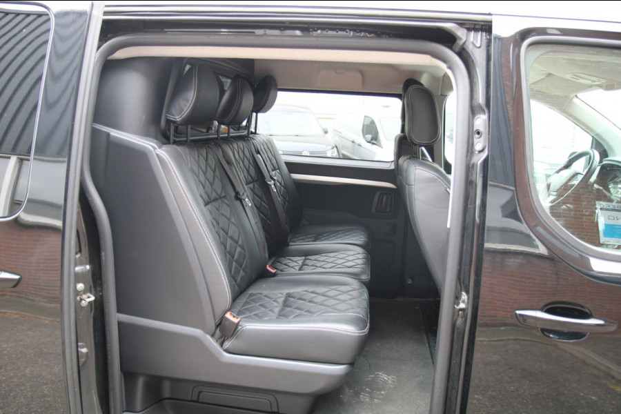 Toyota ProAce Worker 2.0 D-4D Black Line DC / 5 prs / Automaat / Trekhaak / Camera