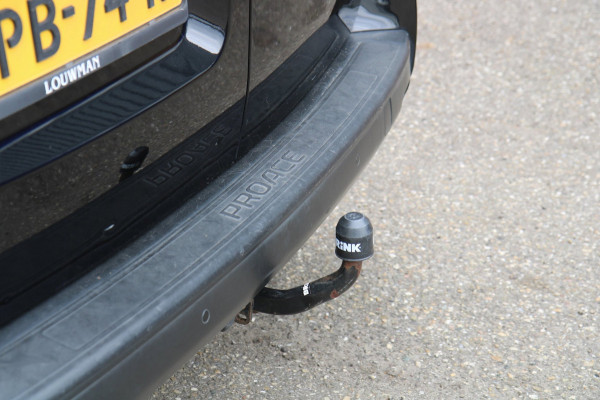 Toyota ProAce Worker 2.0 D-4D Black Line DC / 5 prs / Automaat / Trekhaak / Camera