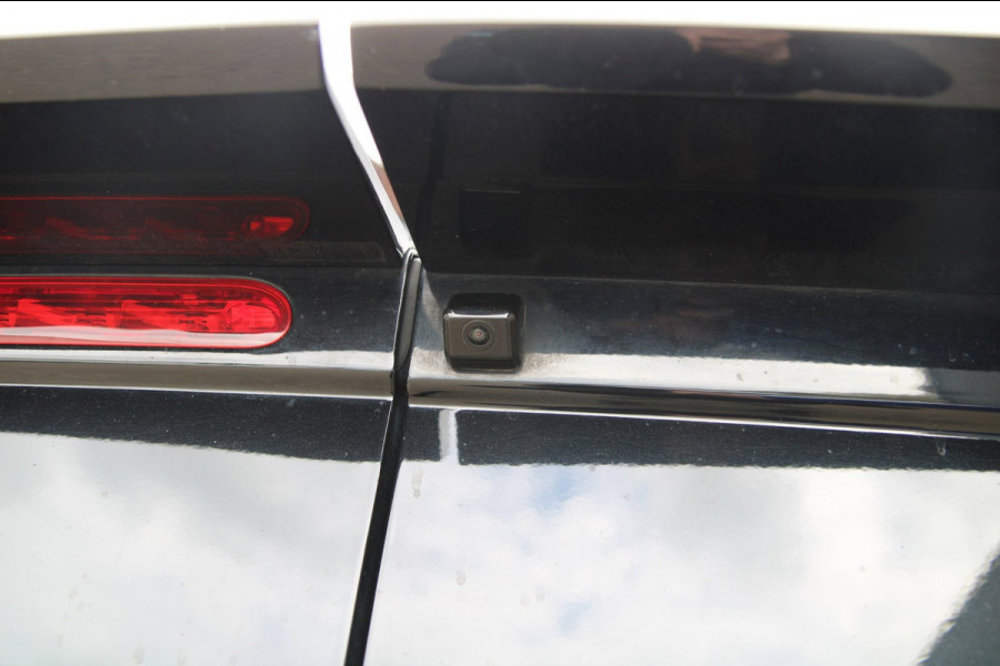 Toyota ProAce Worker 2.0 D-4D Black Line DC / 5 prs / Automaat / Trekhaak / Camera