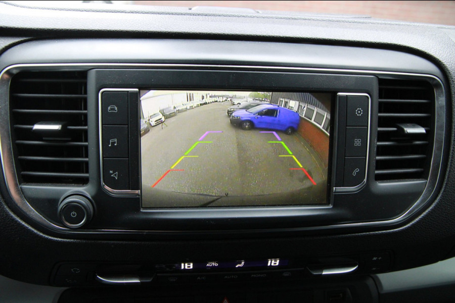 Toyota ProAce Worker 2.0 D-4D Black Line DC / 5 prs / Automaat / Trekhaak / Camera