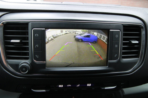 Toyota ProAce Worker 2.0 D-4D Black Line DC / 5 prs / Automaat / Trekhaak / Camera