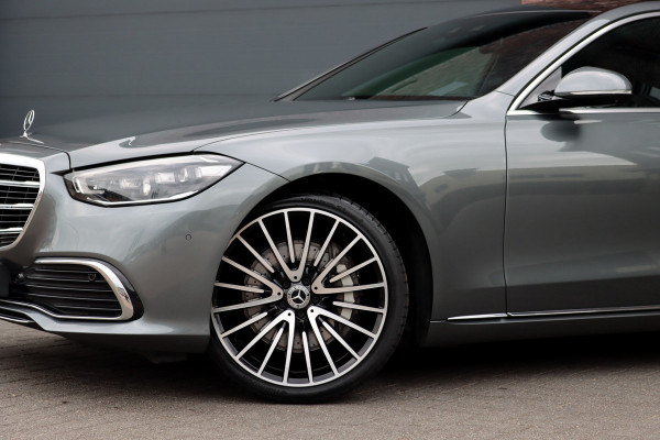 Mercedes-Benz S-Klasse 580 e 4MATIC Lang | Luchtvering | Achterasbesturing | Distronic+ | Chauffeurspakket | Stoelventilatie | Massage | Stoelventilatie V+A | HUD | Exclusiefpakket | Zonweringpakket | Vlakkenverwarming |
