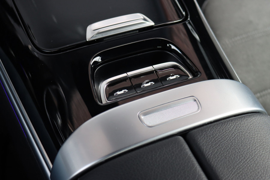 Mercedes-Benz CLE Cabriolet 200 AMG Line | Memory | Distronic | Airscarf | Verwarmd Stuurwiel | Camera | Keyless Go | Dodehoekassistent | Stoelverwarming | Nightpakket |