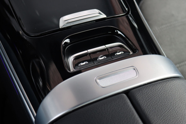 Mercedes-Benz CLE Cabriolet 200 AMG Line | Memory | Distronic | Airscarf | Verwarmd Stuurwiel | Camera | Keyless Go | Dodehoekassistent | Stoelverwarming | Nightpakket |