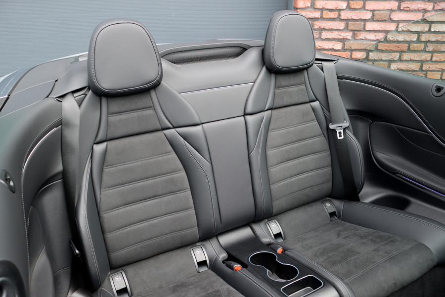 Mercedes-Benz CLE Cabriolet 200 AMG Line | Memory | Distronic | Airscarf | Verwarmd Stuurwiel | Camera | Keyless Go | Dodehoekassistent | Stoelverwarming | Nightpakket |