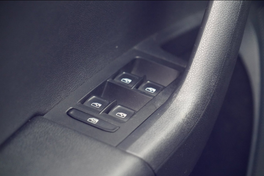 Škoda Octavia Combi 1.0 TSI Greentech Ambition Business / NL-Auto / Trekhaak / Facelift / Navi / Stoelverw.