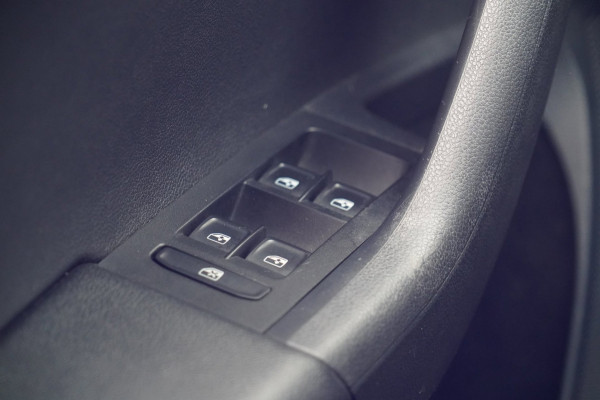 Škoda Octavia Combi 1.0 TSI Greentech Ambition Business / NL-Auto / Trekhaak / Facelift / Navi / Stoelverw.