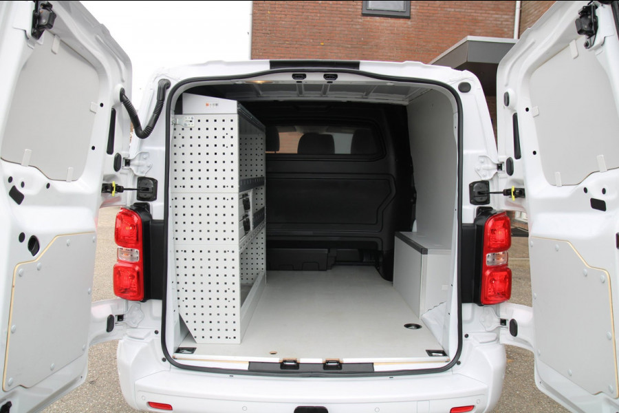 Peugeot Expert 2.0 BlueHDI 180PK automaat / DC 6 prs / Trekhaak / Camera / Dubbel Cabine