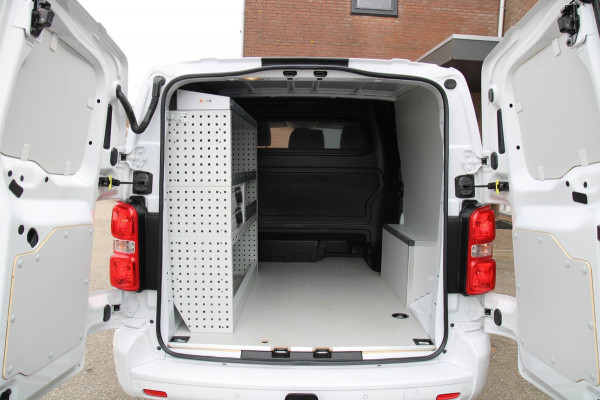 Peugeot Expert 2.0 BlueHDI 180PK automaat / DC 6 prs / Trekhaak / Camera / Dubbel Cabine